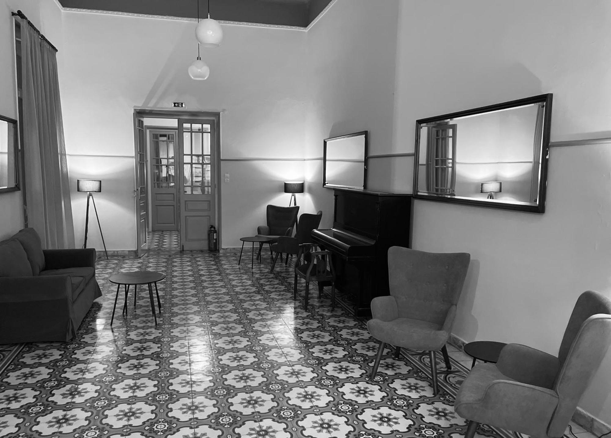 Tinion Urban Hotel Тинос Екстериор снимка