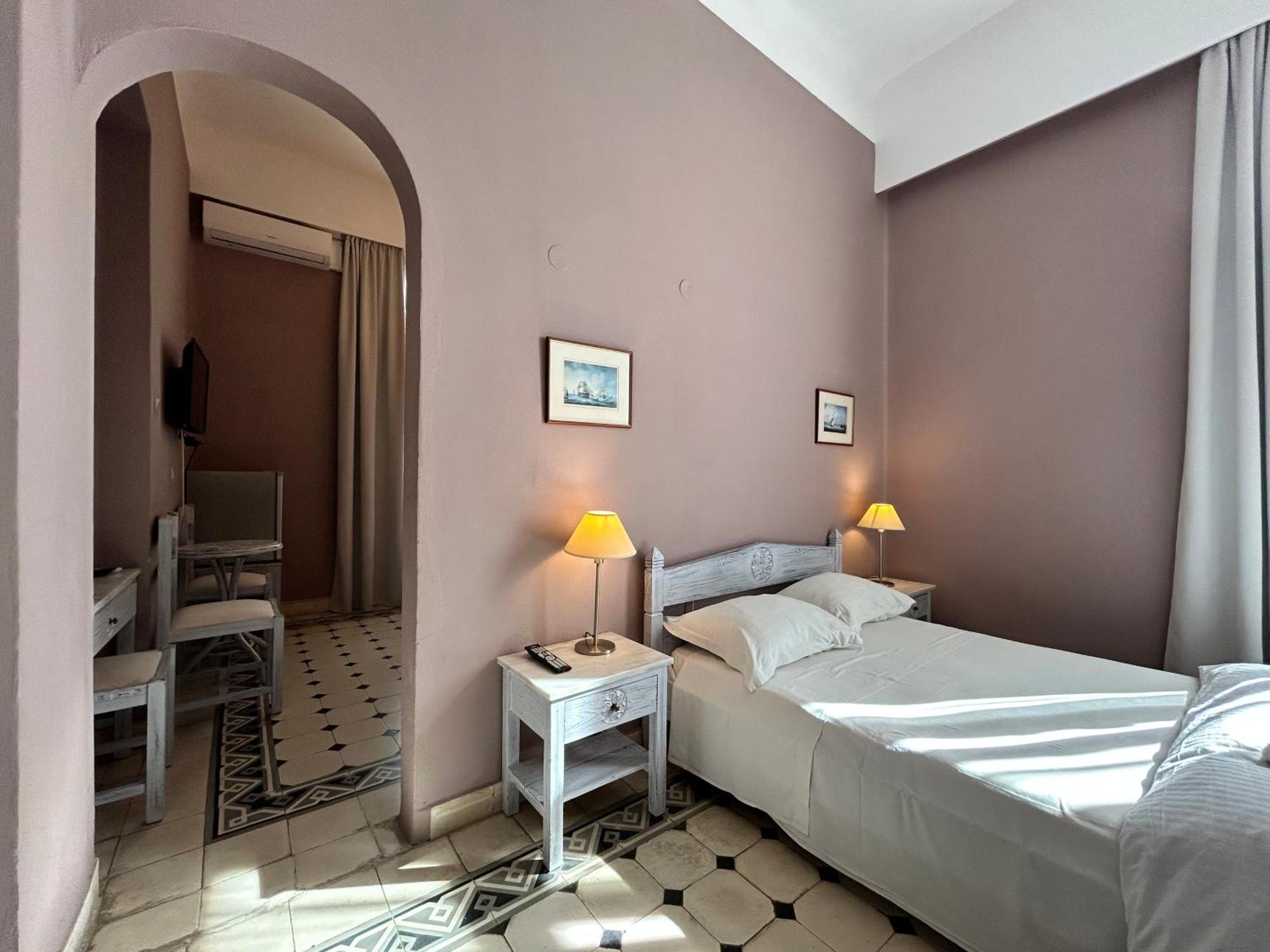 Tinion Urban Hotel Тинос Екстериор снимка
