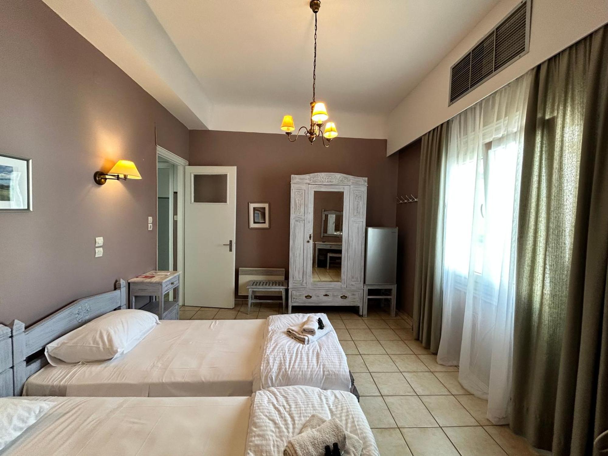 Tinion Urban Hotel Тинос Екстериор снимка